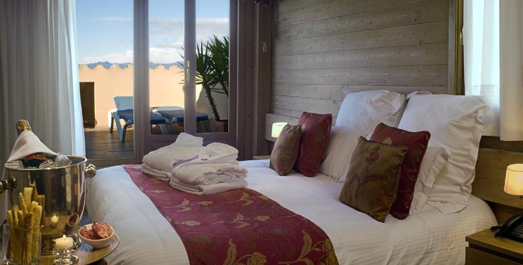 Hotel La Placa Garriguella Bilik gambar