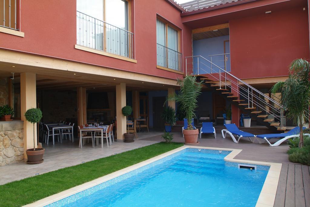 Hotel La Placa Garriguella Luaran gambar
