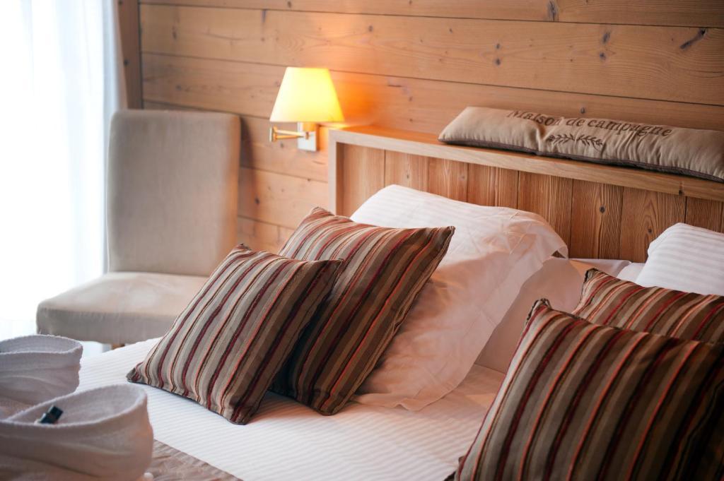 Hotel La Placa Garriguella Bilik gambar
