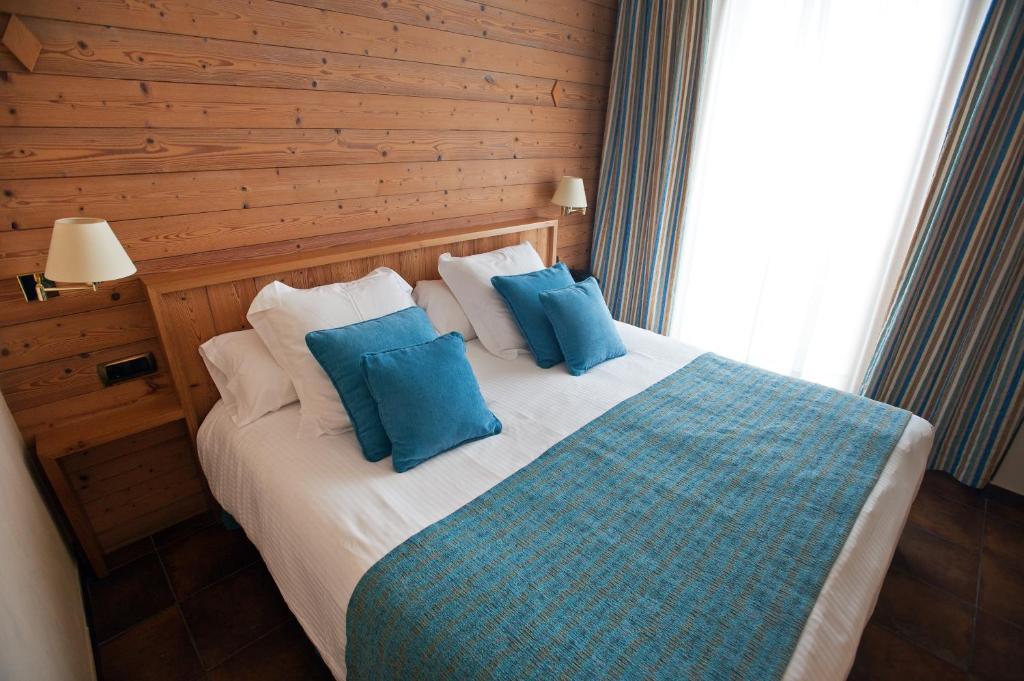 Hotel La Placa Garriguella Bilik gambar
