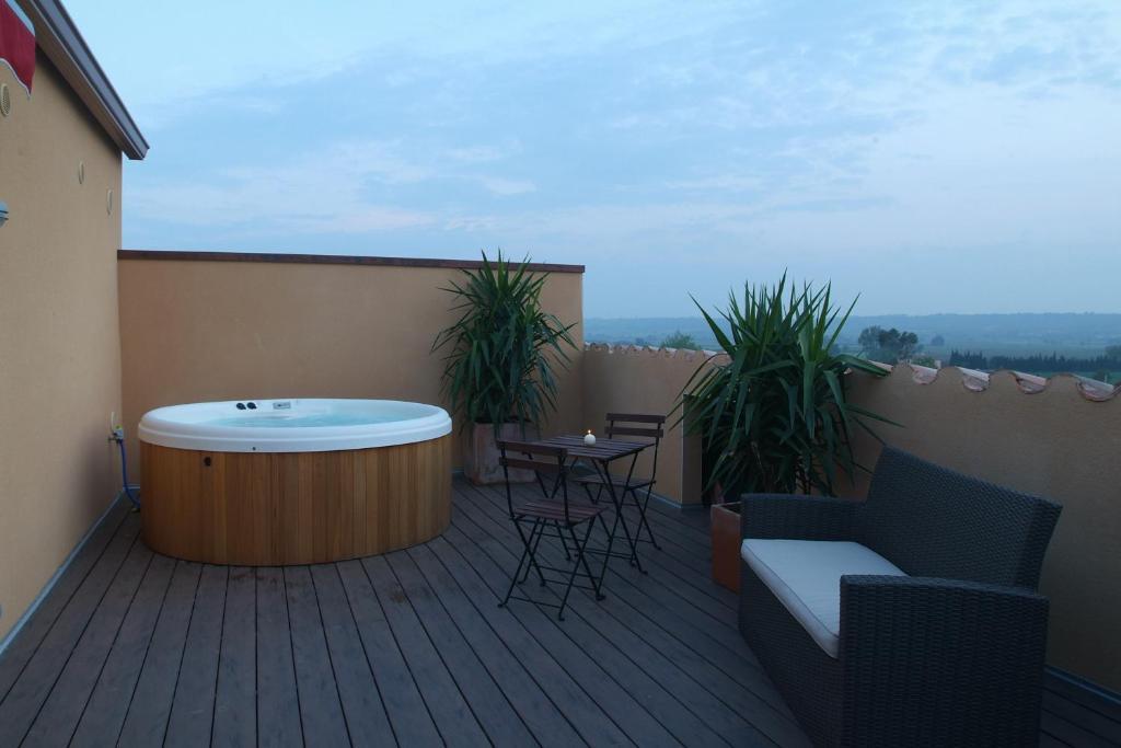 Hotel La Placa Garriguella Bilik gambar