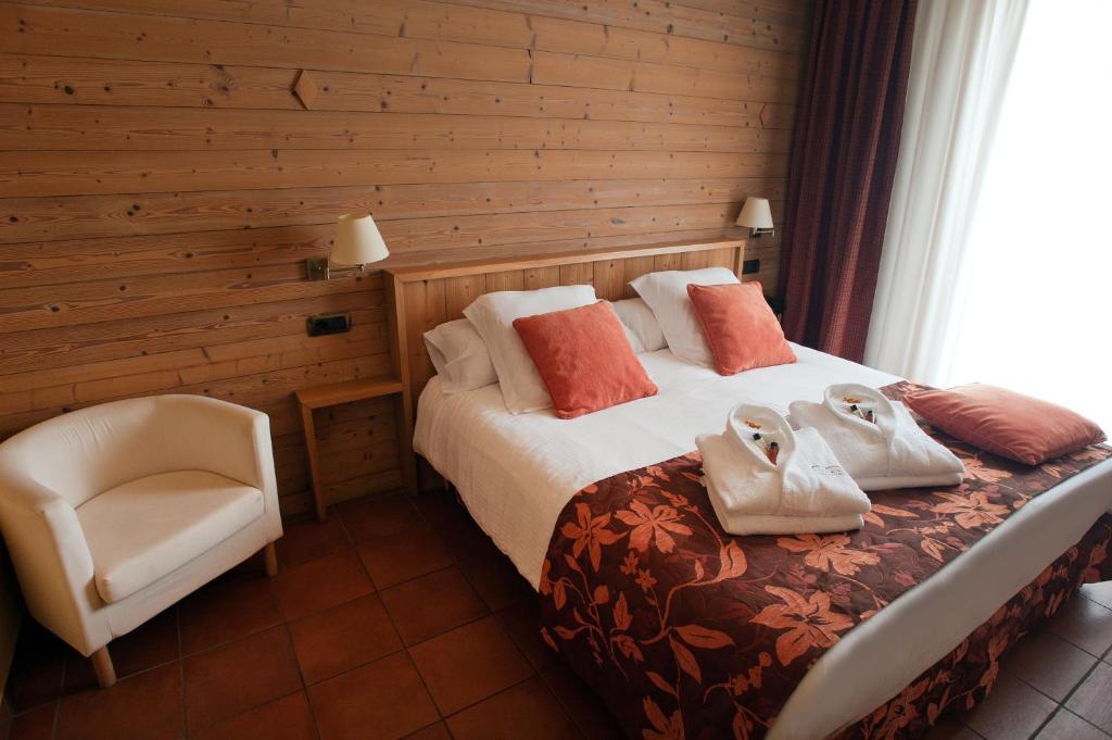 Hotel La Placa Garriguella Bilik gambar